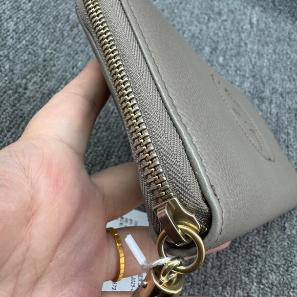 Gucci Zippy Leather Wallet 220-012225 - Picture 3 of 9